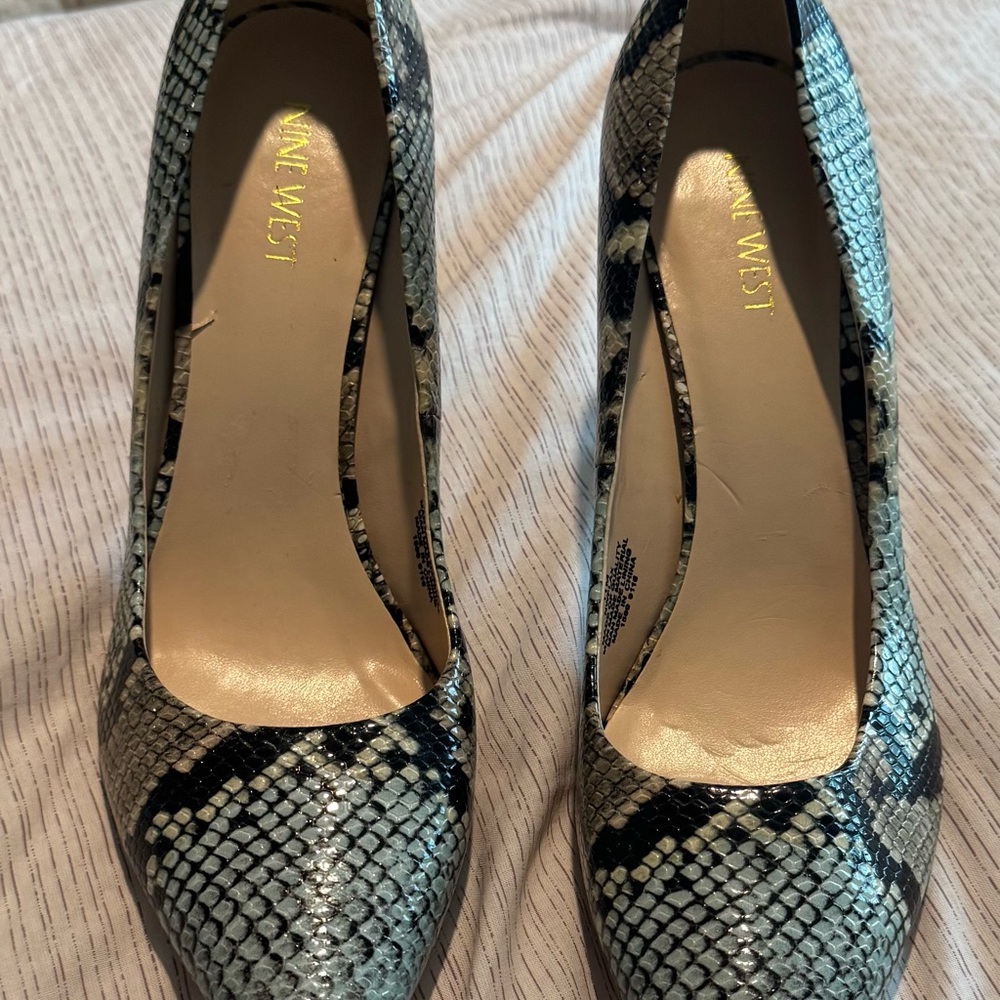 Nine West Snake-Print Pointed-Toe Pumps in Black and Gray